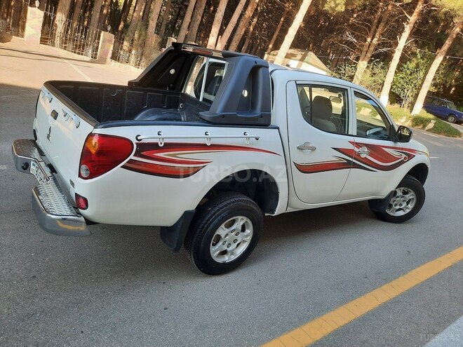 Mitsubishi L200 2009, 184,000 km - 2.5 l - Bakı