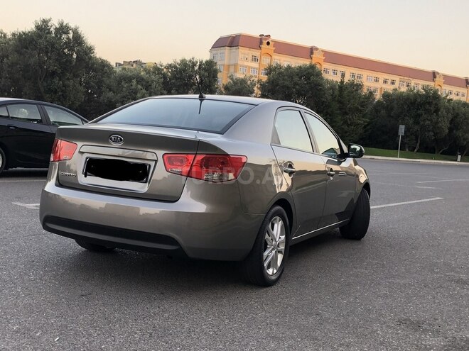 Kia Cerato 2010, 183,000 km - 1.6 l - Qax