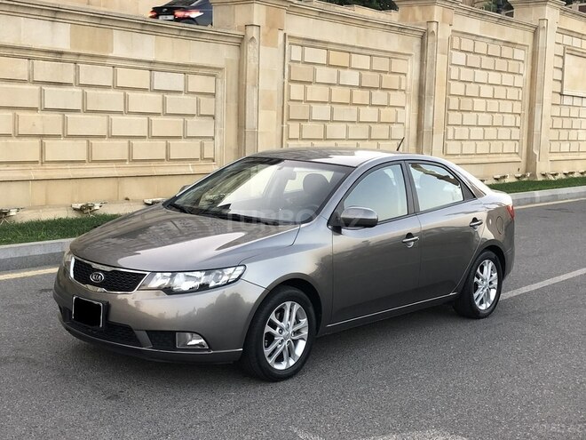 Kia Cerato 2010, 183,000 km - 1.6 l - Qax