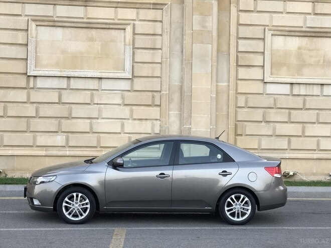 Kia Cerato 2010, 183,000 km - 1.6 l - Qax