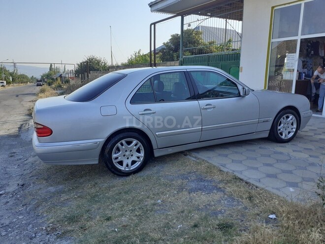 Mercedes E 260 2001, 320,000 km - 2.6 л - Şəki