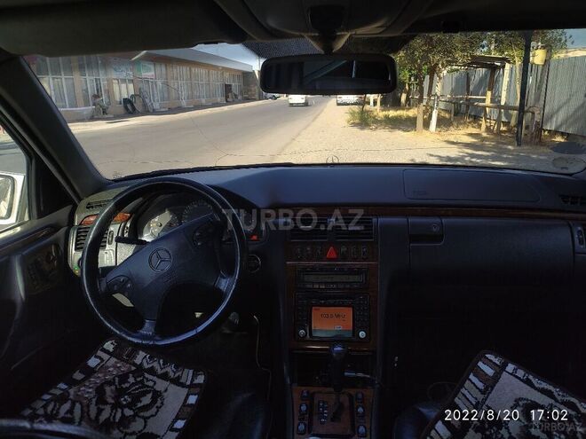 Mercedes E 270 1999, 305,897 km - 2.7 l - Bakı