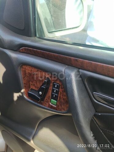 Mercedes E 270 1999, 305,897 km - 2.7 l - Bakı