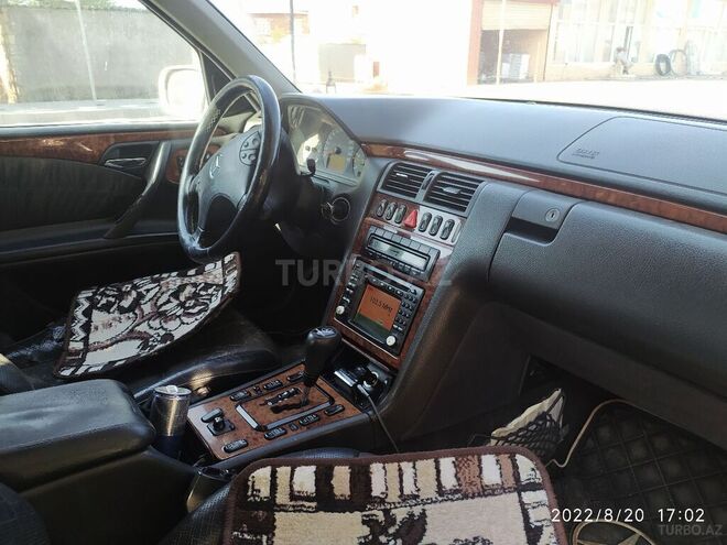 Mercedes E 270 1999, 305,897 km - 2.7 l - Bakı