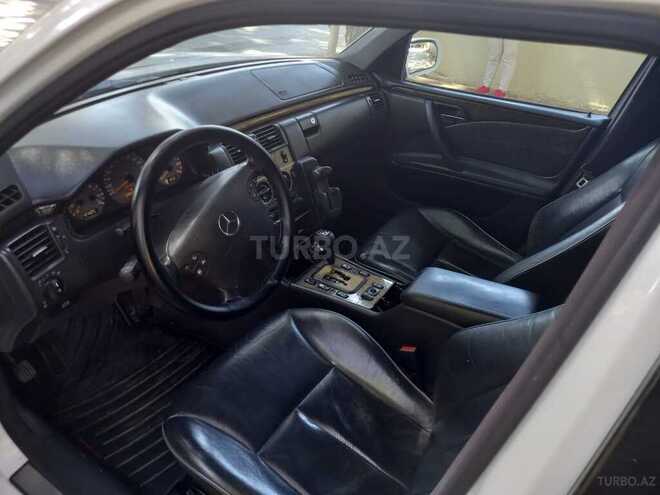 Mercedes E 240 2000, 280,500 km - 2.6 l - Bakı