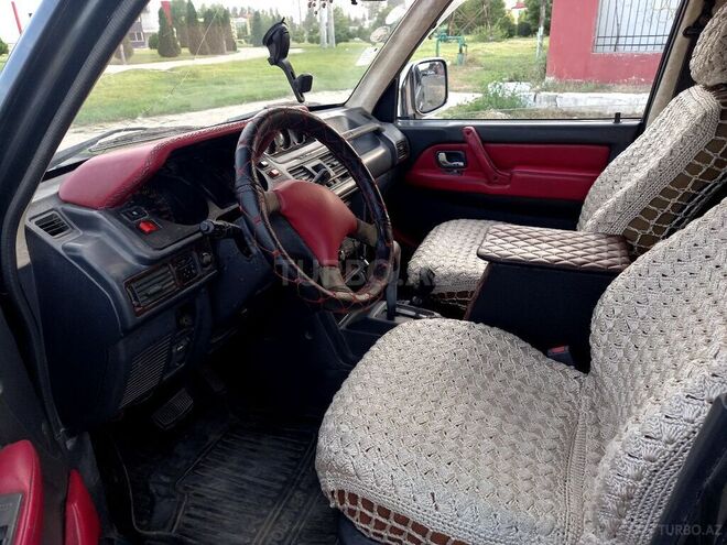 Mitsubishi Pajero 1994, 280,000 km - 2.8 л - Ağstafa