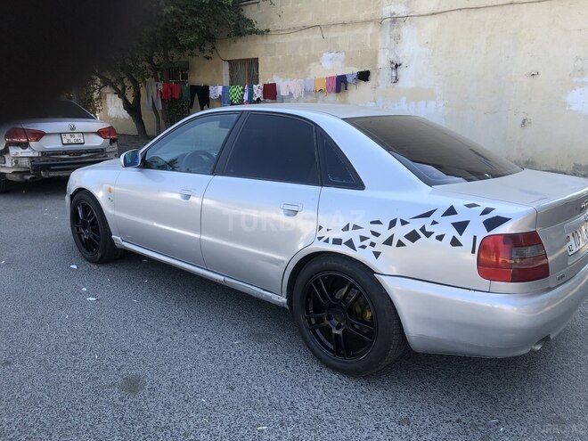 Audi A4 1999, 250,000 km - 1.6 l - Bakı