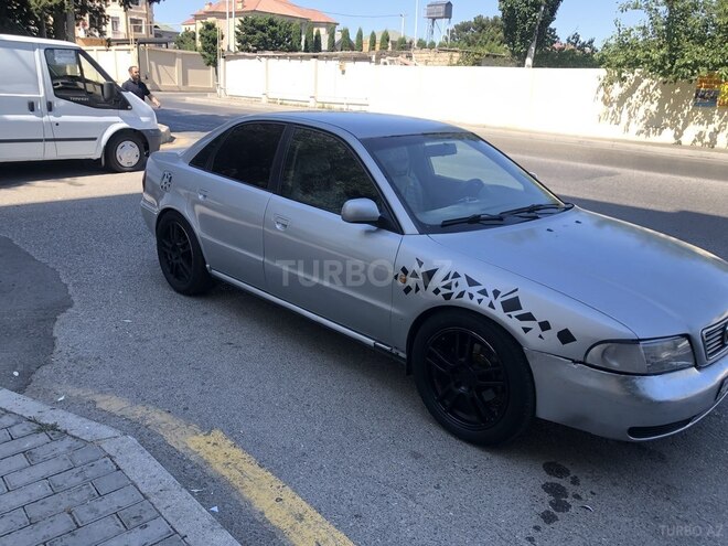 Audi A4 1999, 250,000 km - 1.6 l - Bakı