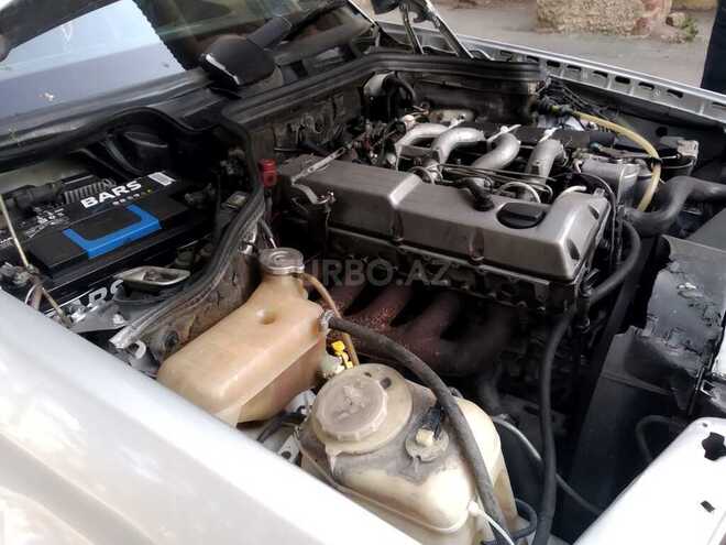 Mercedes E 250 1992, 300,000 km - 2.5 l - Bakı