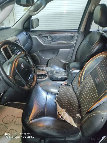 Ford Escape 2005, 267,000 km - 3.0 l - Bakı