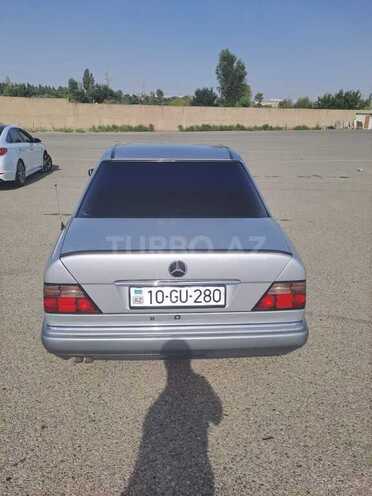 Mercedes E 280 1995, 33,480 km - 2.8 l - Bakı