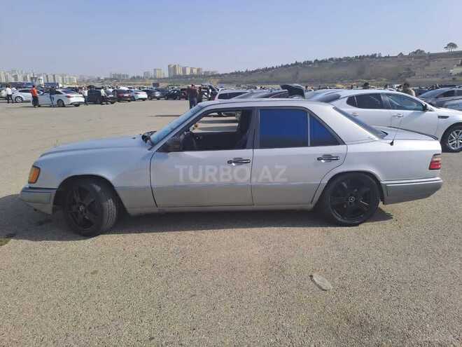 Mercedes E 280 1995, 33,480 km - 2.8 l - Bakı
