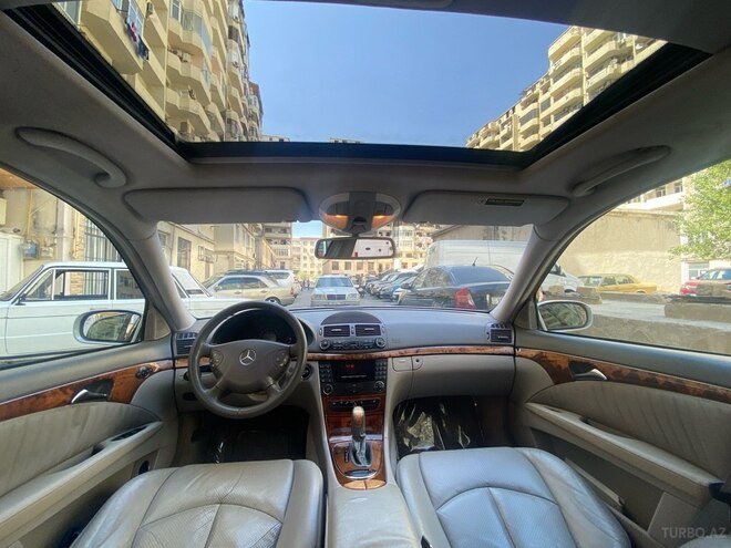 Mercedes E 240 2002, 227,000 km - 2.6 l - Bakı