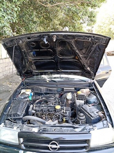 Opel Astra 1996, 210,600 km - 1.6 l - Bakı