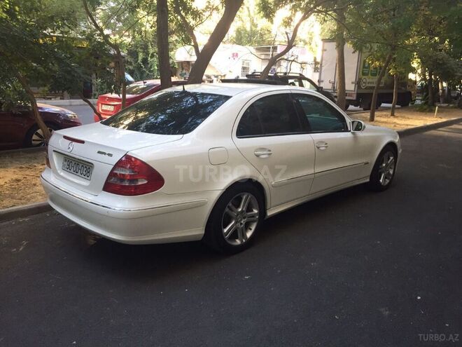 Mercedes E 260 2005, 198,000 km - 2.6 l - Bakı