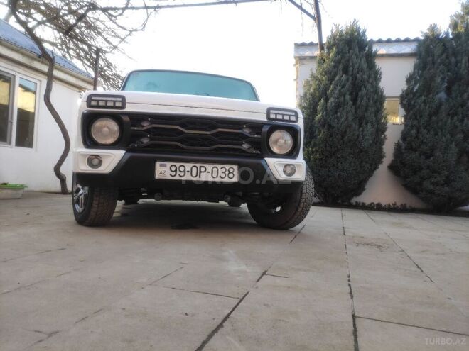 LADA (VAZ) Niva 2016, 100,000 km - 1.7 l - Qusar