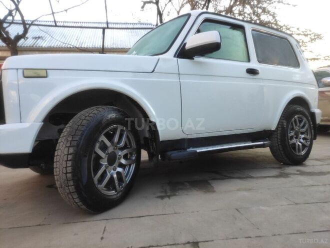 LADA (VAZ) Niva 2016, 100,000 km - 1.7 l - Qusar