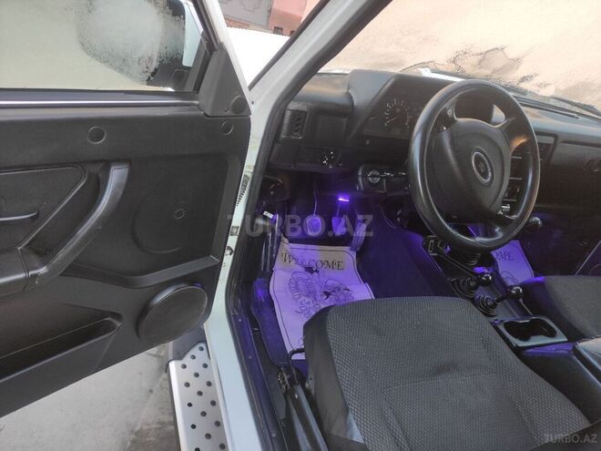 LADA (VAZ) Niva 2016, 100,000 km - 1.7 l - Qusar