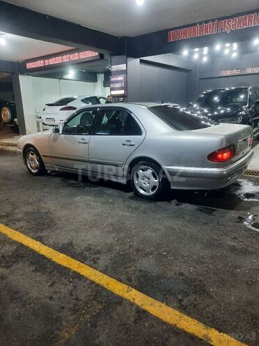 Mercedes E 220 2001, 520,000 km - 2.2 l - Bakı