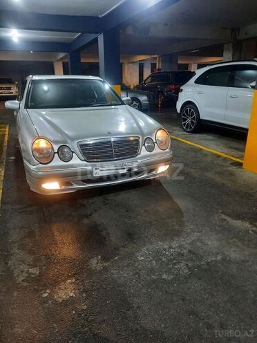 Mercedes E 220 2001, 520,000 km - 2.2 l - Bakı