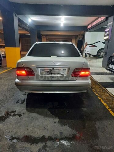 Mercedes E 220 2001, 520,000 km - 2.2 l - Bakı