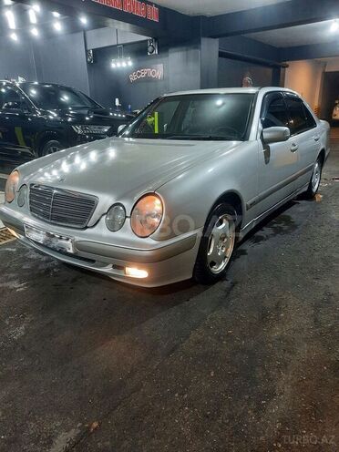 Mercedes E 220 2001, 520,000 km - 2.2 l - Bakı