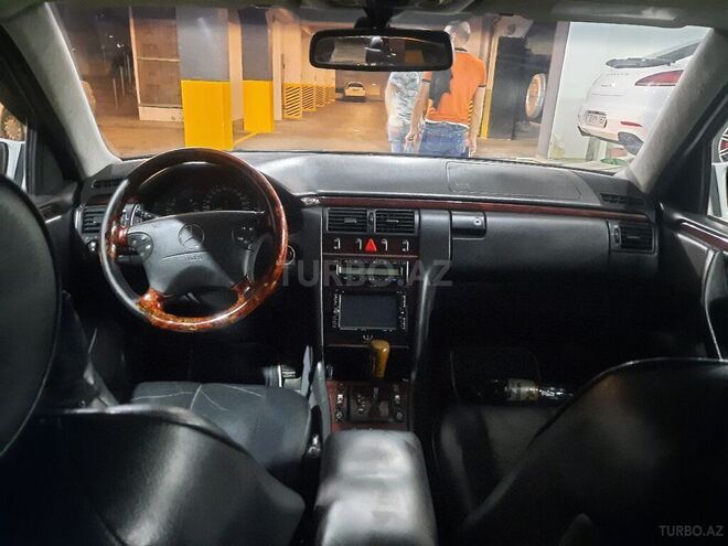 Mercedes E 220 2001, 520,000 km - 2.2 l - Bakı