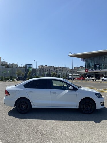 Volkswagen Polo 2018, 110,000 km - 1.6 л - Bakı