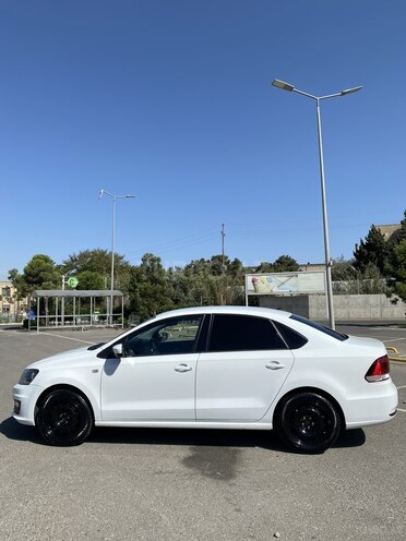 Volkswagen Polo 2018, 110,000 km - 1.6 л - Bakı