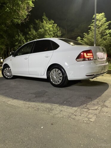 Volkswagen Polo 2018, 110,000 km - 1.6 л - Bakı