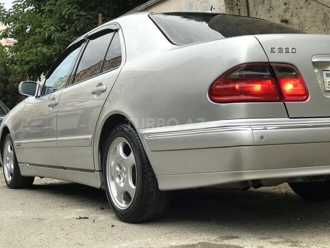 Mercedes E 320 2001, 293,533 km - 3.2 l - Bakı