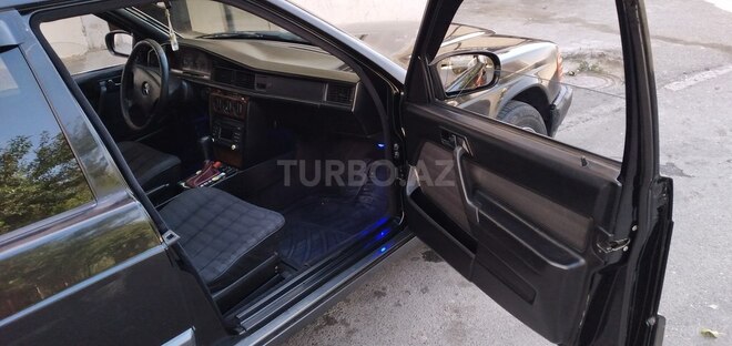 Mercedes 190 1991, 235,611 km - 2.0 л - Bakı