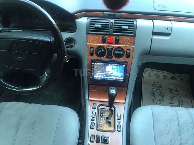 Mercedes E 200 1998, 243,870 km - 2.0 l - Göygöl