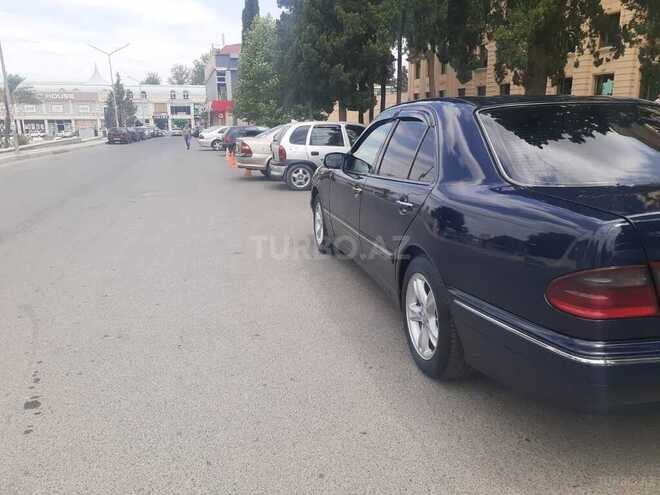 Mercedes E 200 1998, 243,870 km - 2.0 l - Göygöl
