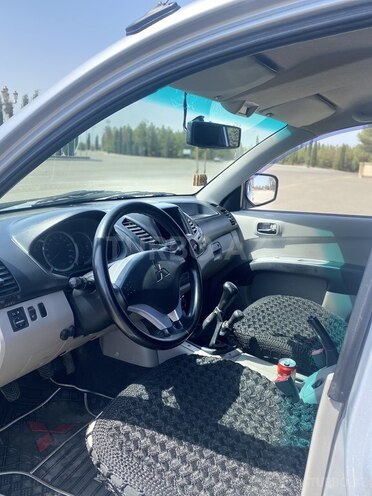 Mitsubishi L200 2011, 190,000 km - 2.5 l - Gəncə