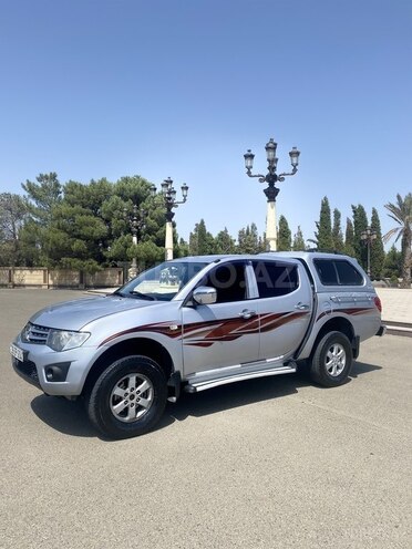 Mitsubishi L200 2011, 190,000 km - 2.5 l - Gəncə