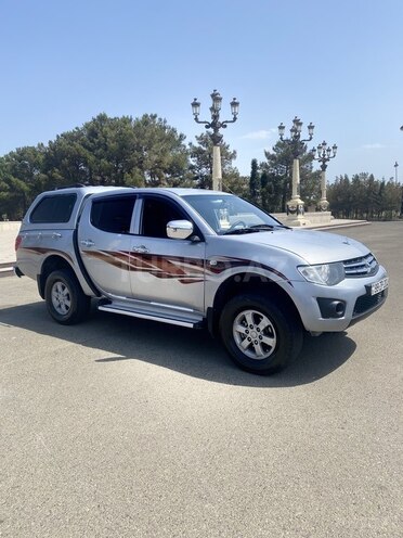 Mitsubishi L200 2011, 190,000 km - 2.5 l - Gəncə