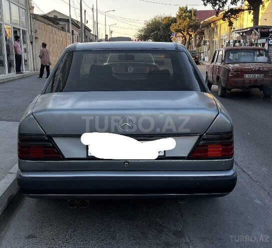Mercedes E 230 1988, 195,000 km - 2.3 л - Bakı