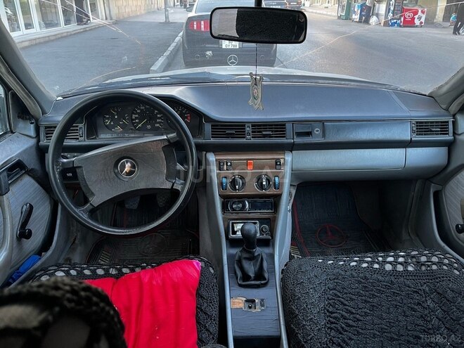 Mercedes E 230 1988, 195,000 km - 2.3 л - Bakı