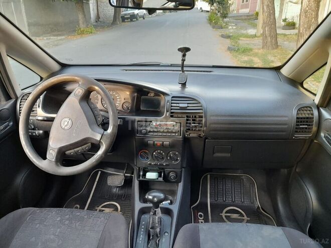 Opel Zafira 2000, 303,314 km - 1.8 l - Zaqatala