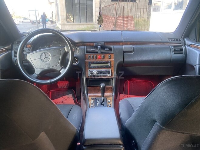 Mercedes E 240 1998, 355,000 km - 2.4 l - Sumqayıt