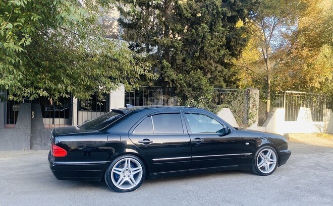 Mercedes E 240 1998, 355,000 km - 2.4 l - Sumqayıt