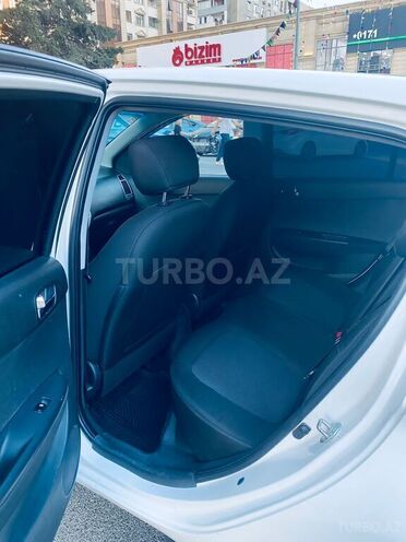 Hyundai i20 2013, 105,000 km - 1.4 л - Bakı