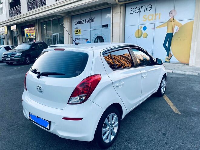 Hyundai i20 2013, 105,000 km - 1.4 л - Bakı