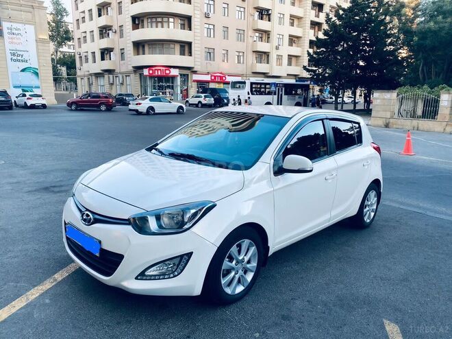 Hyundai i20 2013, 105,000 km - 1.4 л - Bakı