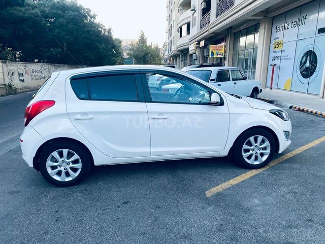 Hyundai i20 2013, 105,000 km - 1.4 л - Bakı