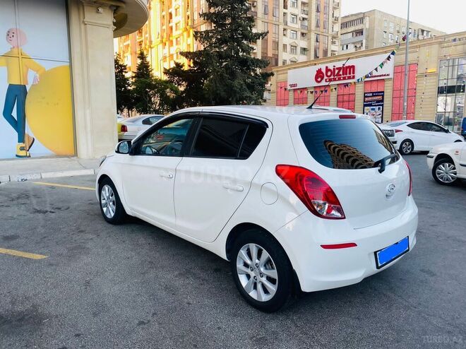 Hyundai i20 2013, 105,000 km - 1.4 л - Bakı