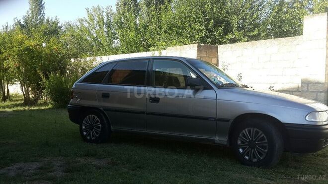 Opel Astra 1995, 355,800 km - 1.6 l - Mingəçevir