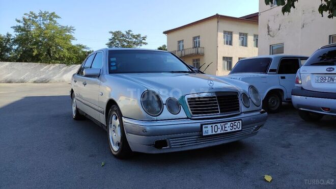 Mercedes E 300 1996, 650,000 km - 3.0 l - Bakı