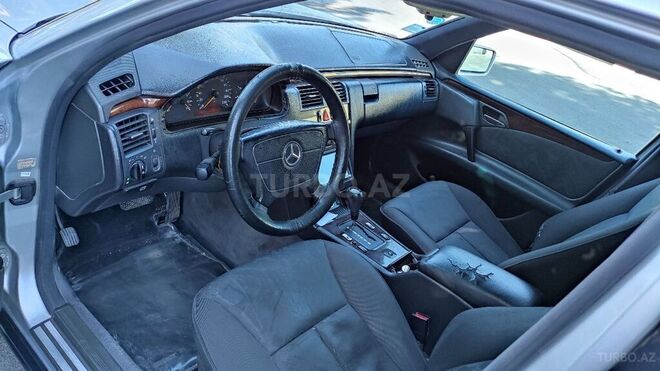 Mercedes E 300 1996, 650,000 km - 3.0 l - Bakı